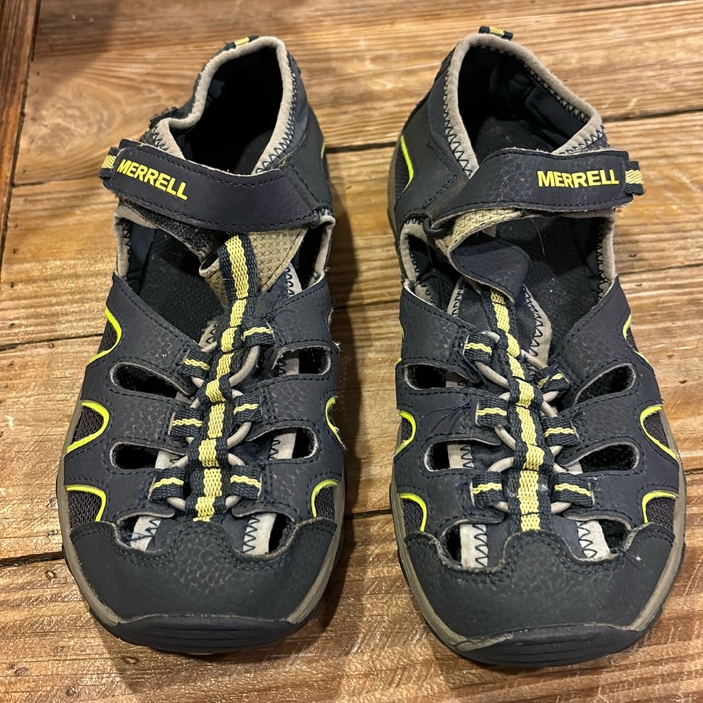 Merrell youth boys h20 hiker waterproof sandal, leather upper size 5 in blue.